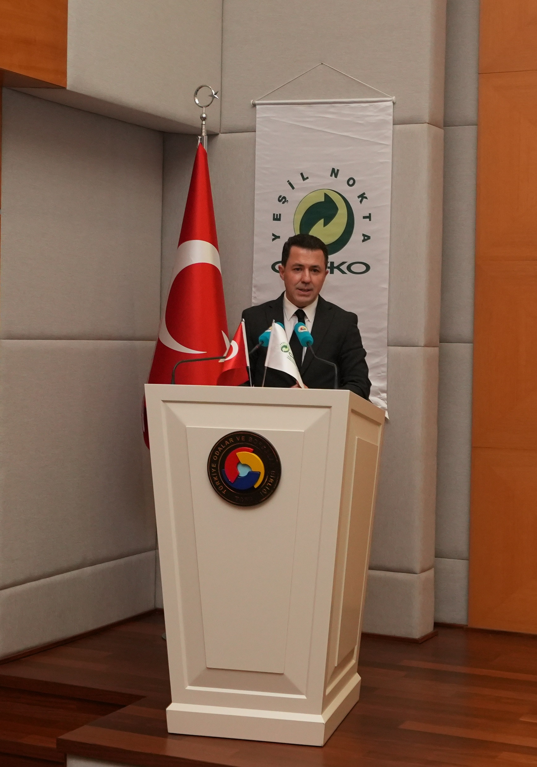 ÇEVKO Vakfı — Çevko Vakfı Yeşil Nokta Öğrenci Ödülleri Sahiplerini Buldu Çevko Vakfı geleneksel Yeşil Nokta Ödülleri kapsamında verilen 3. Yeşil Nokta Öğrenci Ödülleri, 2 Aralık 2025 tarihinde gerçekleştirilen t... — image 9 of 11