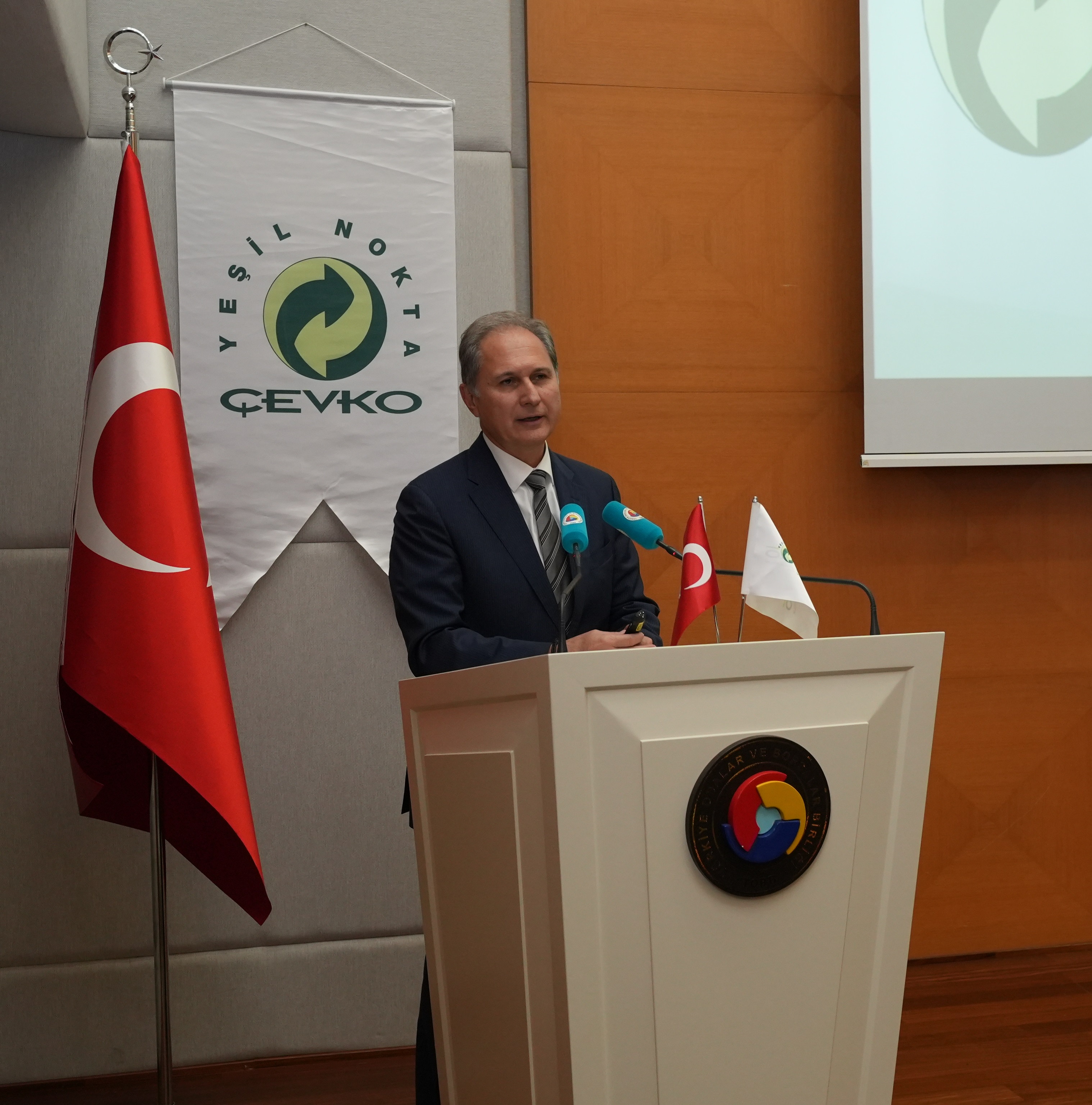 ÇEVKO Vakfı — Çevko Vakfı Yeşil Nokta Öğrenci Ödülleri Sahiplerini Buldu Çevko Vakfı geleneksel Yeşil Nokta Ödülleri kapsamında verilen 3. Yeşil Nokta Öğrenci Ödülleri, 2 Aralık 2025 tarihinde gerçekleştirilen t... — image 5 of 11