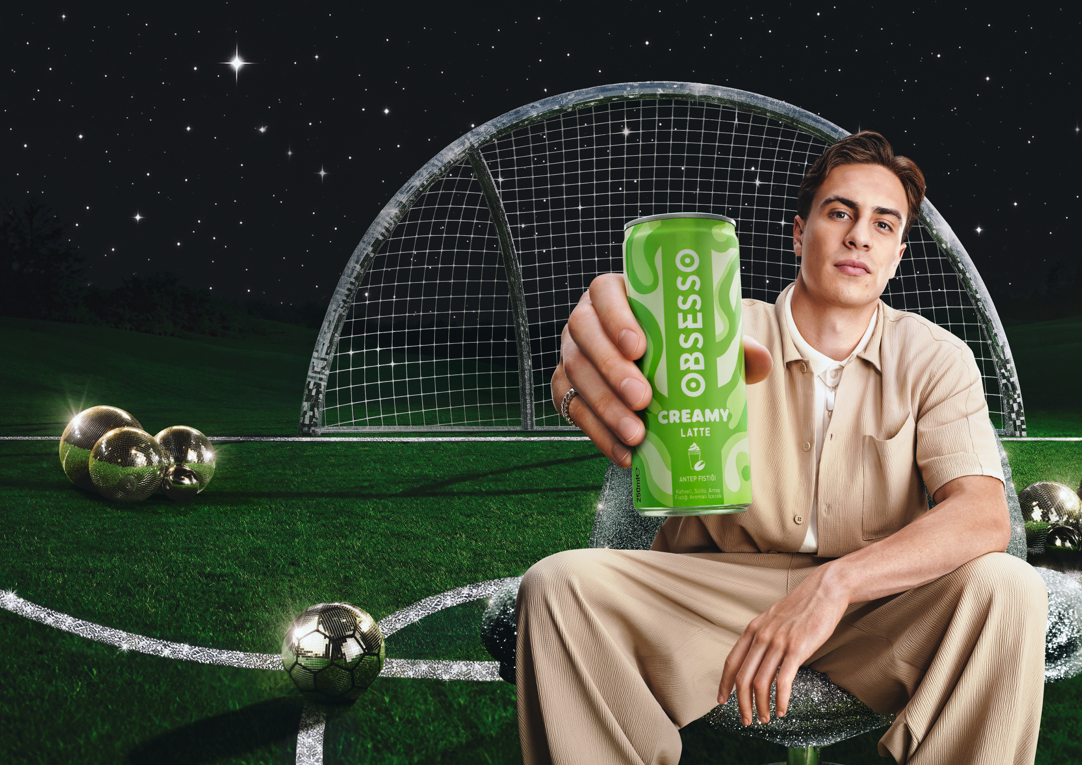 OBSESSO — Fıstık Gibi Creamy Soğuk Kahve mi? O zaman OBSESSO — Futbolun Yükselen Starı Kenan Yıldız, OBSESSO'nun Işıltılı Dünyasına Katıldı