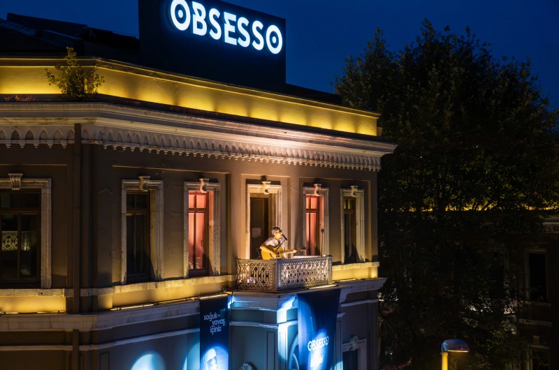 OBSESSO — Beşiktaş'ta Harun Tekin'den mini konser!